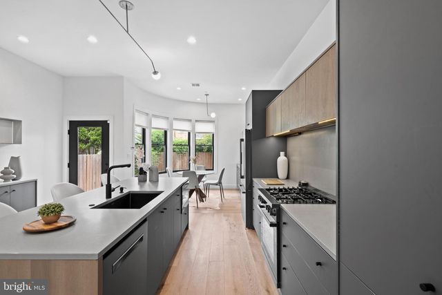 1115 E PALMER ST, Philadelphia, PA 19125