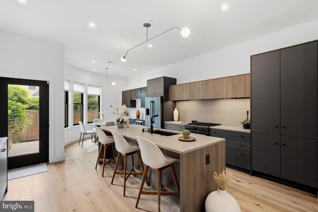 1115 E PALMER ST, Philadelphia, PA 19125