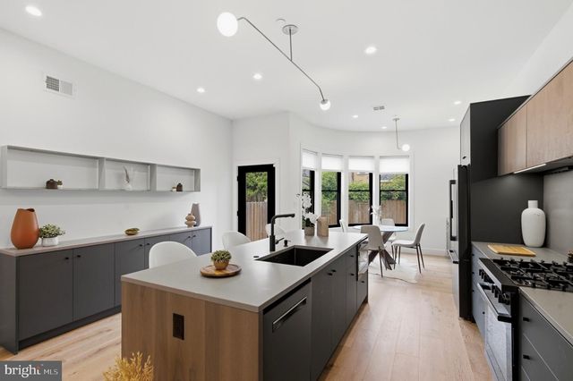1115 E PALMER ST, Philadelphia, PA 19125
