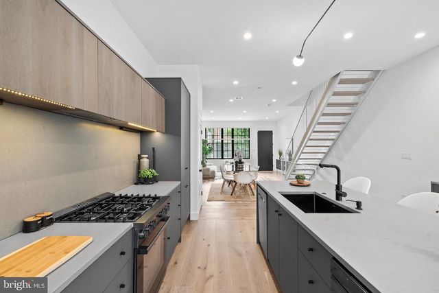 1115 E PALMER ST, Philadelphia, PA 19125