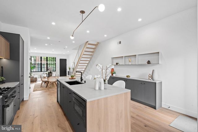 1115 E PALMER ST, Philadelphia, PA 19125
