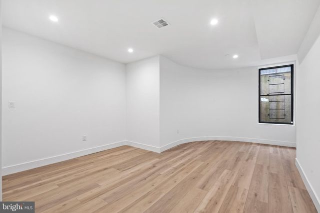 1115 E PALMER ST, Philadelphia, PA 19125