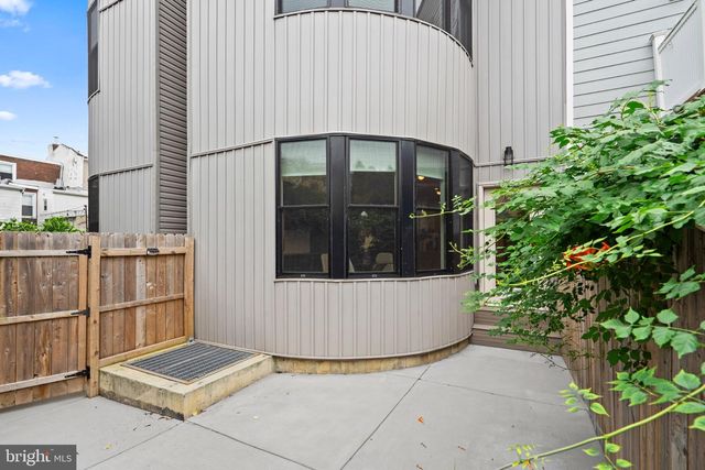 1115 E PALMER ST, Philadelphia, PA 19125