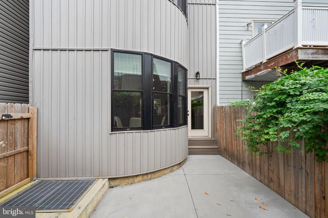 1115 E PALMER ST, Philadelphia, PA 19125