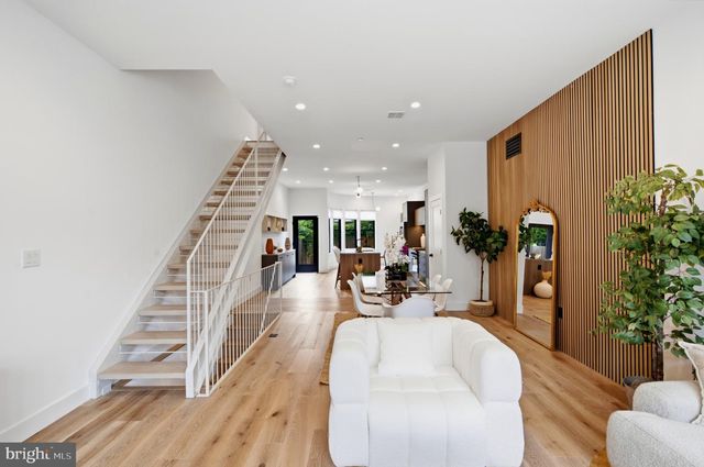 1115 E PALMER ST, Philadelphia, PA 19125