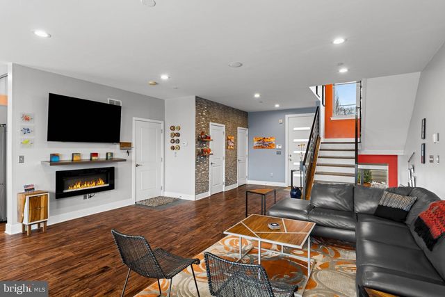 4080 MANAYUNK AVE, Philadelphia, PA 19128