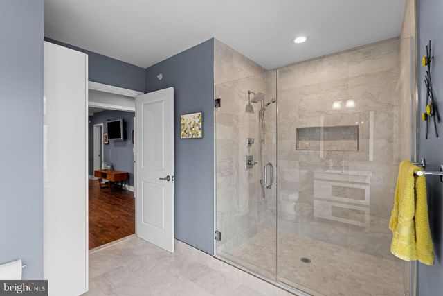 4080 MANAYUNK AVE, Philadelphia, PA 19128