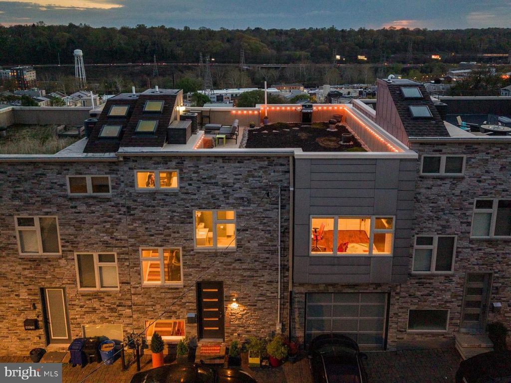 4080 MANAYUNK AVE, Philadelphia, PA 19128
