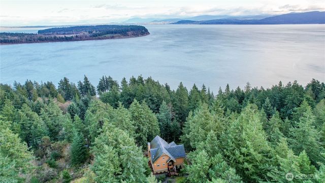 1103 Berry Way, Lummi Island, WA 98262