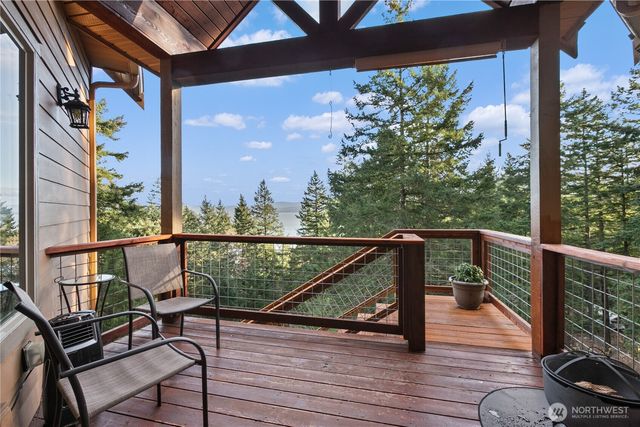 1103 Berry Way, Lummi Island, WA 98262