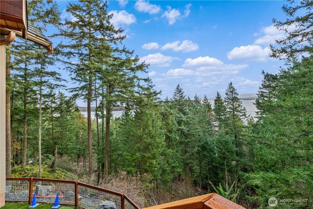 1103 Berry Way, Lummi Island, WA 98262