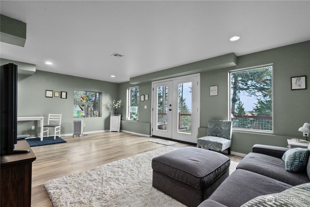 1103 Berry Way, Lummi Island, WA 98262