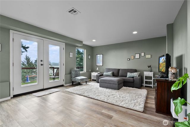 1103 Berry Way, Lummi Island, WA 98262