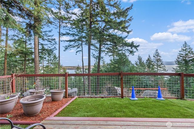 1103 Berry Way, Lummi Island, WA 98262