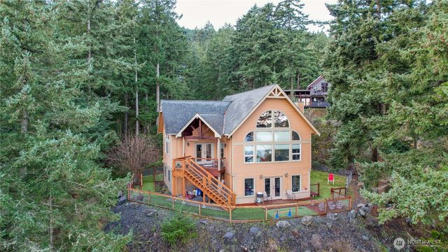 1103 Berry Way, Lummi Island, WA 98262