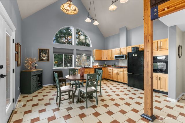 1103 Berry Way, Lummi Island, WA 98262