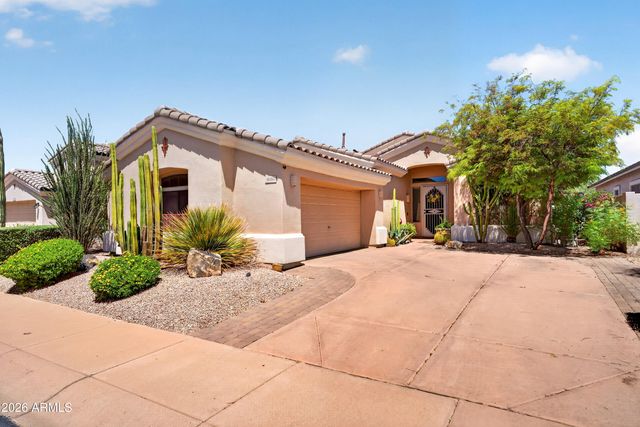 5016 E ROBIN Lane, Phoenix, AZ 85054