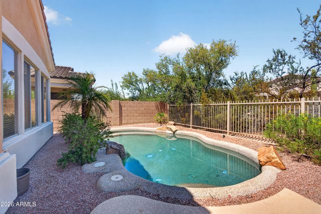 5016 E ROBIN Lane, Phoenix, AZ 85054