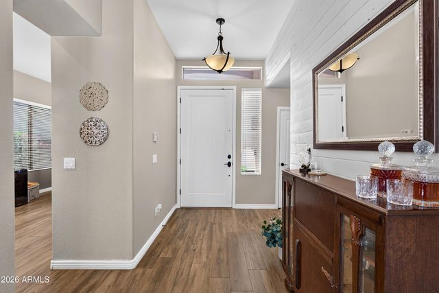 5016 E ROBIN Lane, Phoenix, AZ 85054