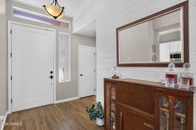5016 E ROBIN Lane, Phoenix, AZ 85054