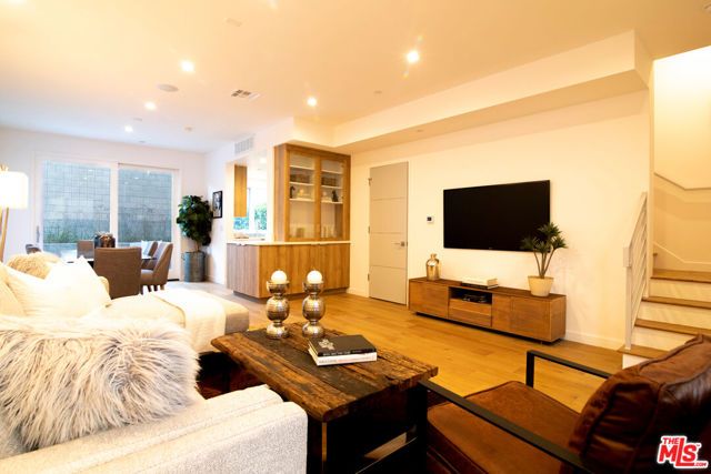1015 Figueroa Terrace 22, Los Angeles, CA 90012