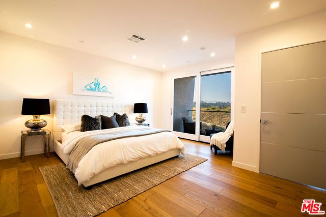 1015 Figueroa Terrace 22, Los Angeles, CA 90012