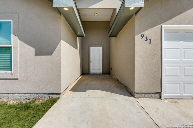 931 Yucca, San Antonio, TX 78220
