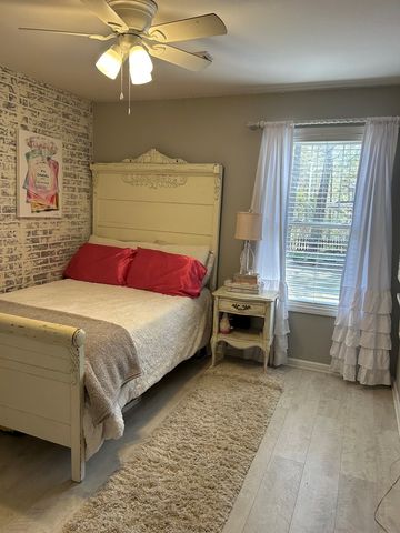 242 Bougainvillea Circle, Dothan, AL 36301