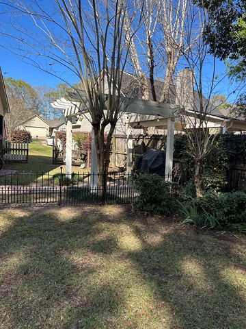 242 Bougainvillea Circle, Dothan, AL 36301