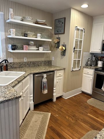 242 Bougainvillea Circle, Dothan, AL 36301