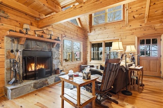 947 Skyview Drive, Ellijay, GA 30536