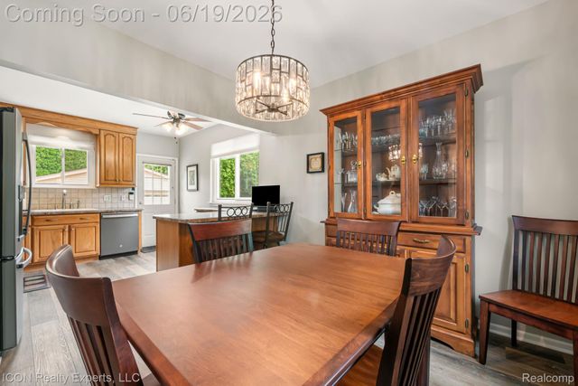 39738 Day Drive E, Clinton Charter Township, MI 48038
