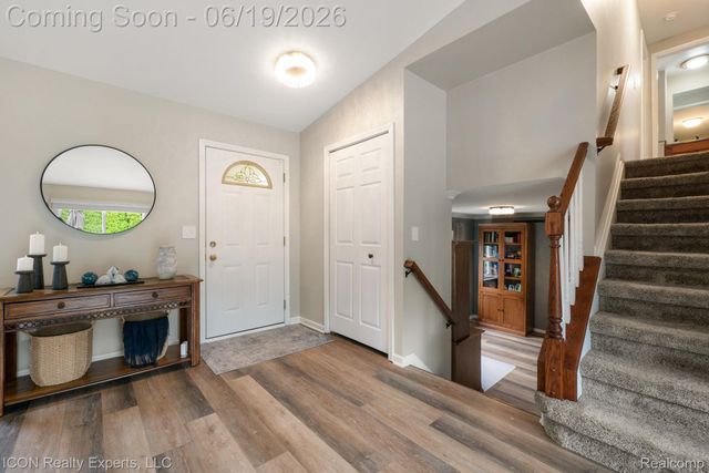 39738 Day Drive E, Clinton Charter Township, MI 48038