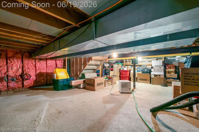 39738 Day Drive E, Clinton Charter Township, MI 48038