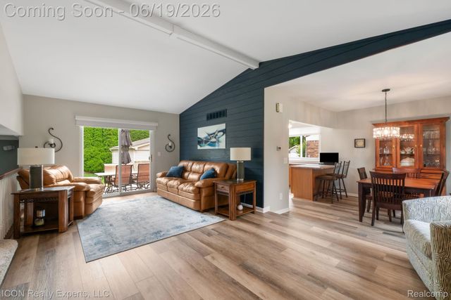 39738 Day Drive E, Clinton Charter Township, MI 48038