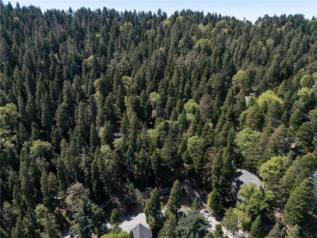 24355 Albrun, Crestline, CA 92325