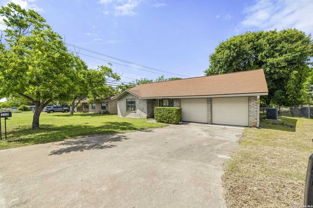 110 PALO VERDE DR, Kerrville, TX 78028