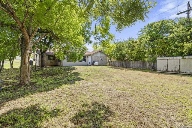 110 PALO VERDE DR, Kerrville, TX 78028