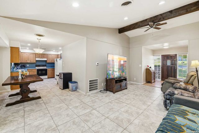 110 PALO VERDE DR, Kerrville, TX 78028