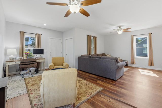 15 W BANK STREET, Fond Du Lac, WI 54935