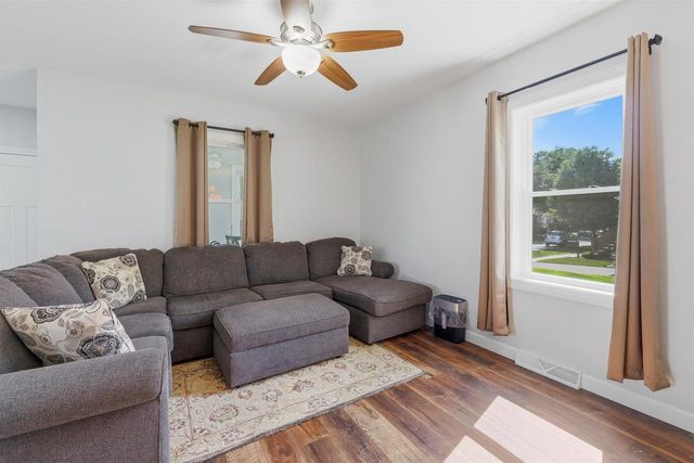 15 W BANK STREET, Fond Du Lac, WI 54935