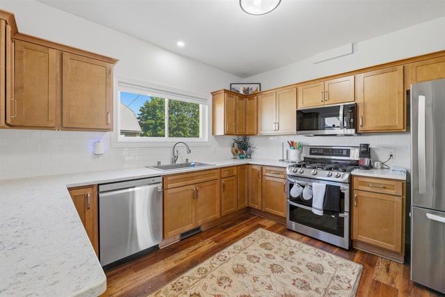 15 W BANK STREET, Fond Du Lac, WI 54935