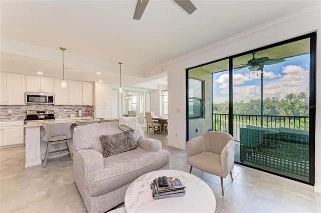18114 GAWTHROP DRIVE 306, Bradenton, FL 34211