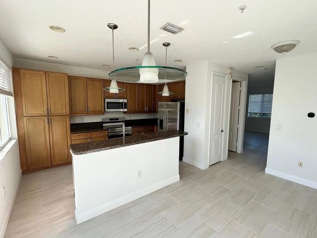 520 NW 39TH Circle, Boca Raton, FL 33431