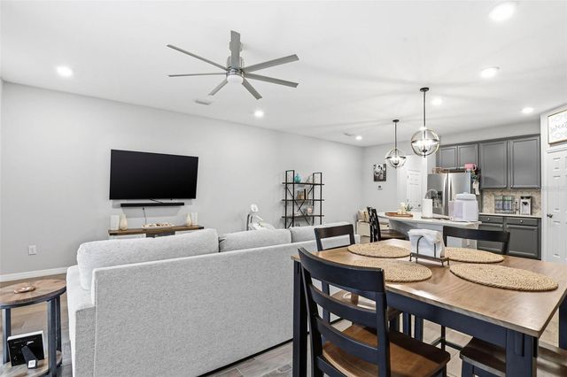 2818 GRAND KEMERTON PLACE, Tampa, FL 33618