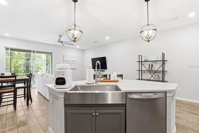 2818 GRAND KEMERTON PLACE, Tampa, FL 33618