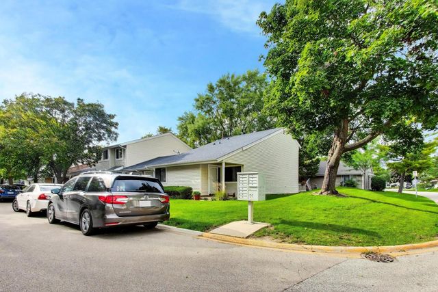 1720 E Shannon Lane 6, Palatine, IL 60074