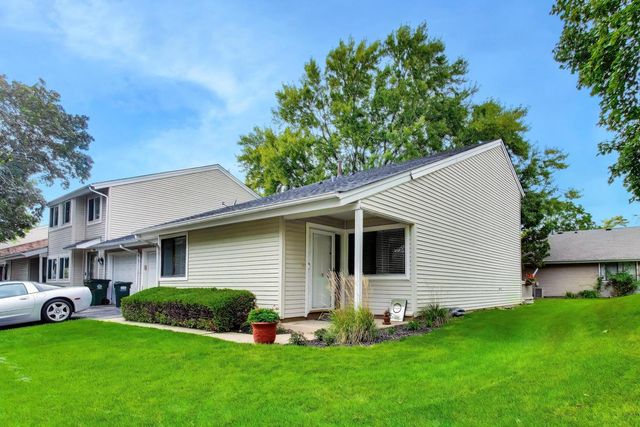 1720 E Shannon Lane 6, Palatine, IL 60074
