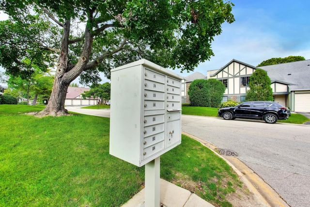 1720 E Shannon Lane 6, Palatine, IL 60074