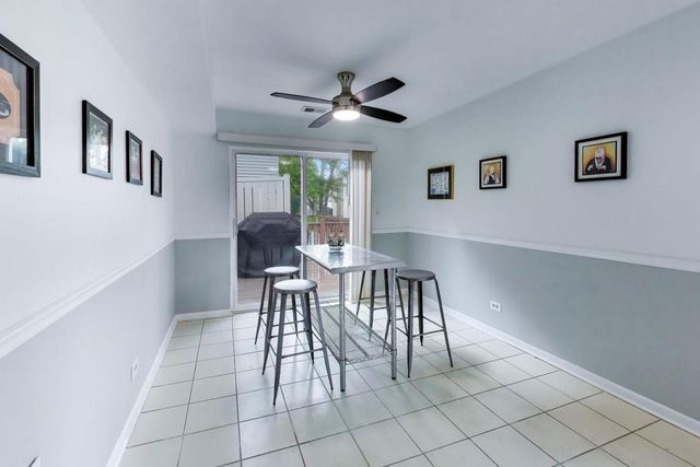 1720 E Shannon Lane 6, Palatine, IL 60074